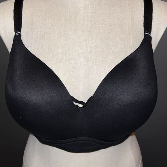 Plus Size Wireless Lightly Ligned Torrid Curve Bra Size 46D - Picture 2 of 6